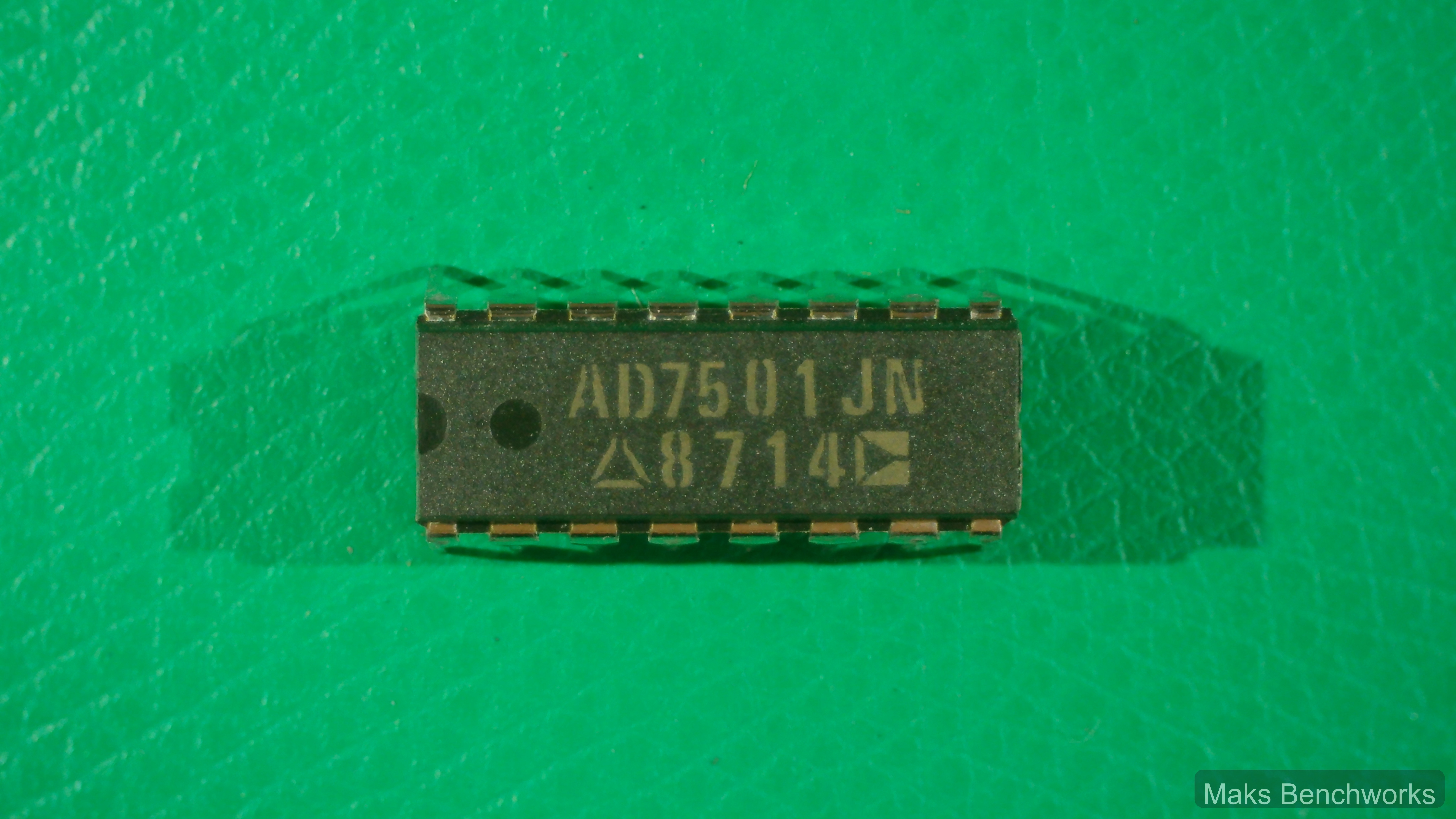 AD7501